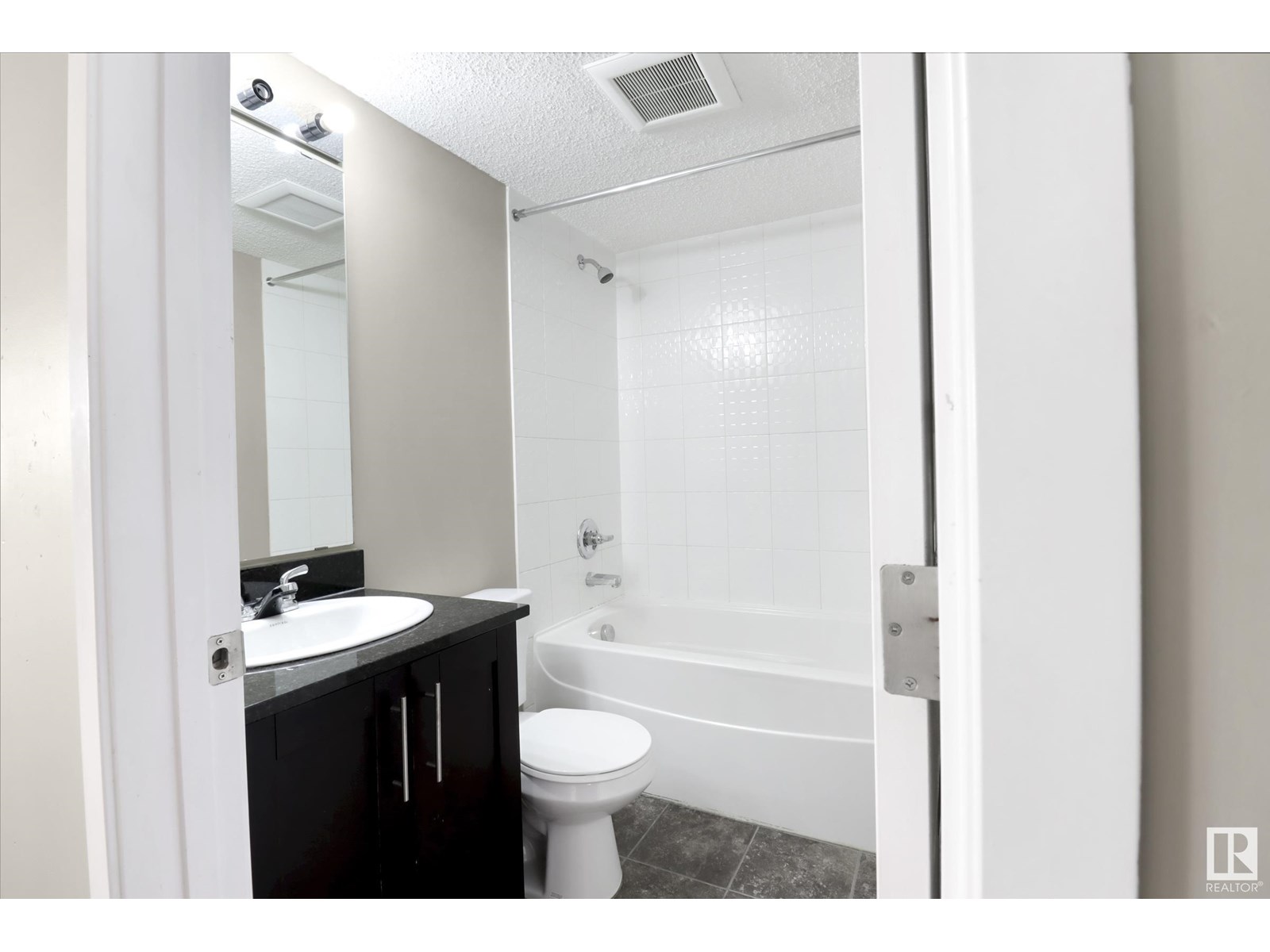 #204 3315 James Mowatt Tr Sw, Edmonton, Alberta  T6W 3L9 - Photo 3 - E4441785