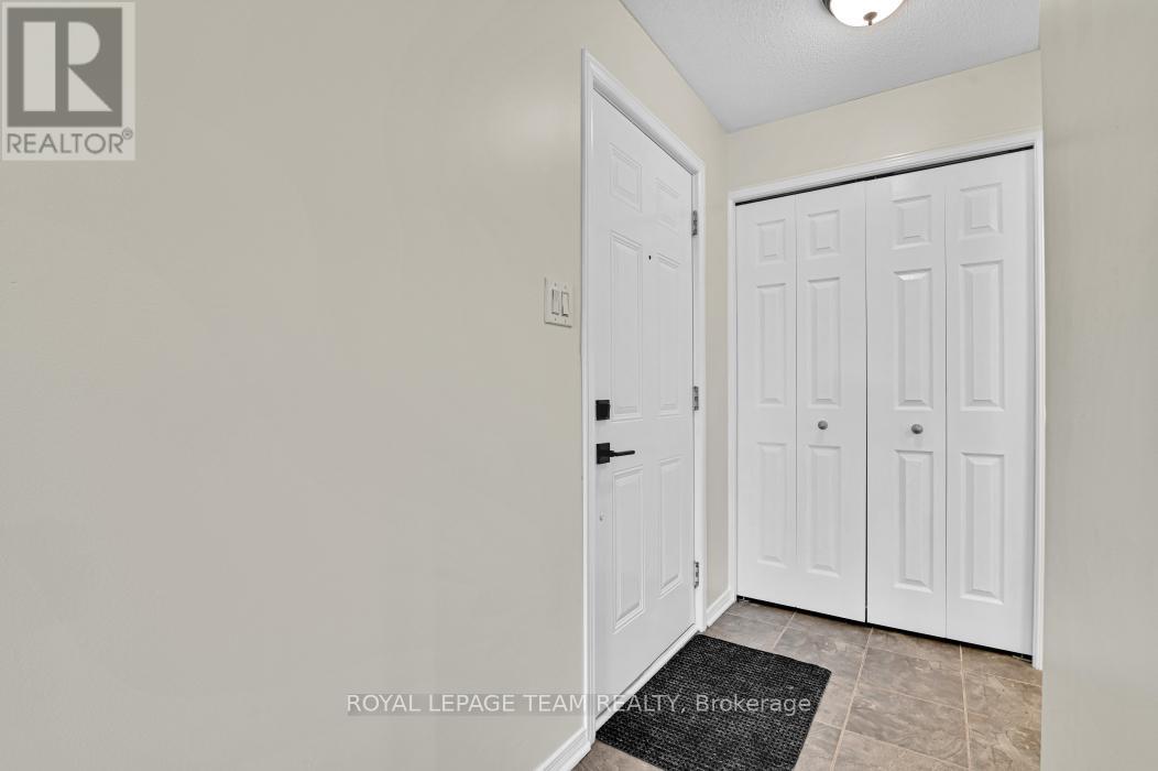 4027 Canyon Walk Drive S, Ottawa, Ontario  K1V 0Z4 - Photo 4 - X12214211