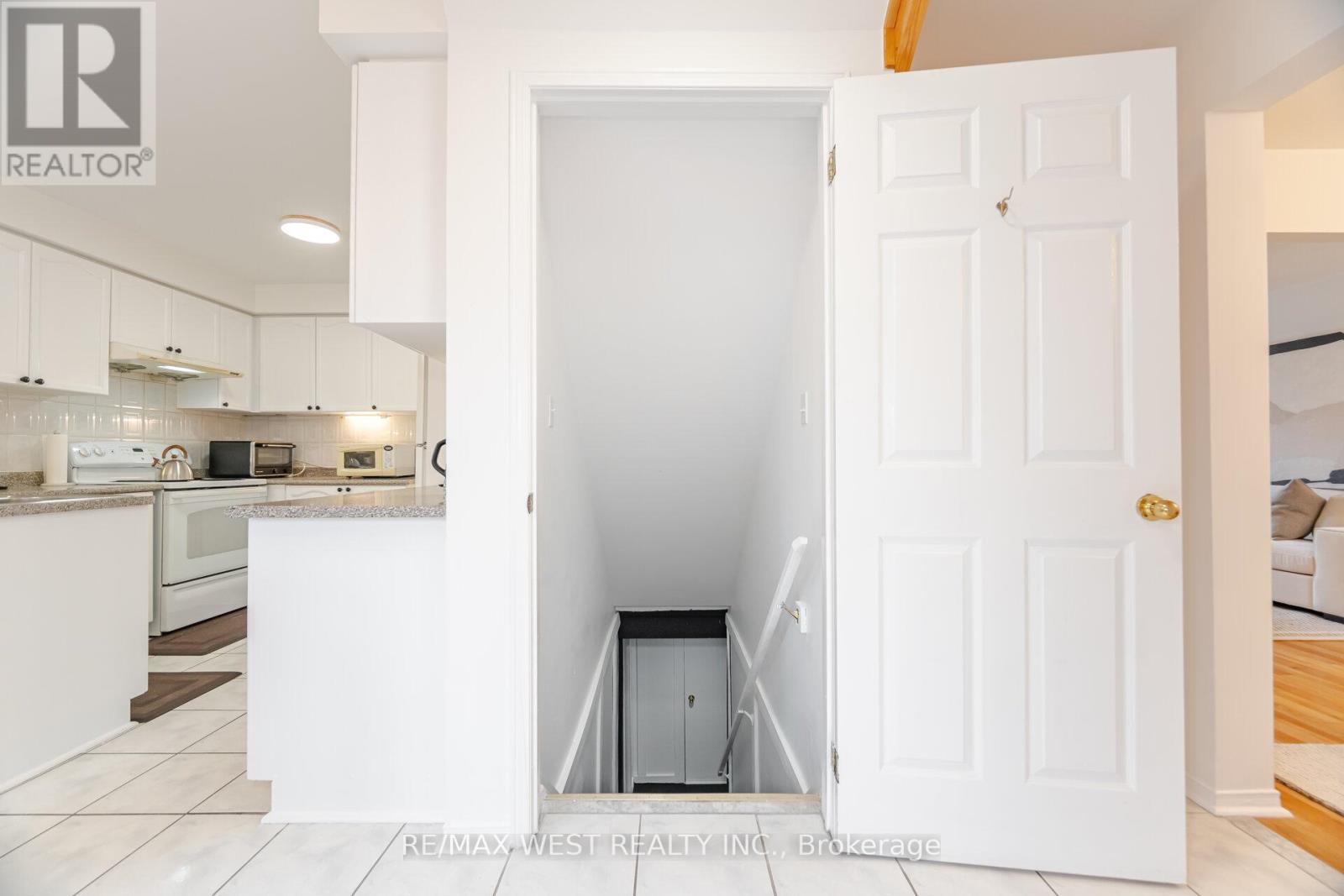 37 Killaloe Crescent, Halton Hills, Ontario  L7G 5N2 - Photo 42 - W12214067