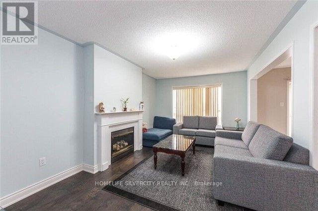 5 Allangrove Drive, Brampton, Ontario  L7A 2M4 - Photo 6 - W12214105