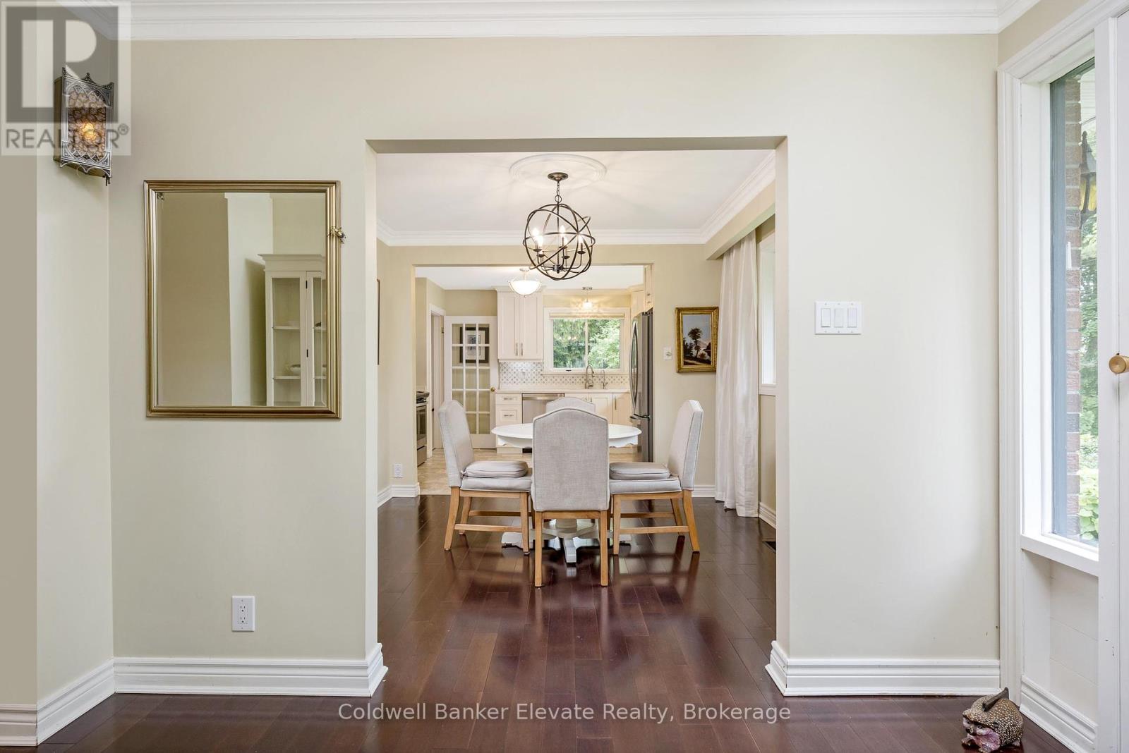 25 Caroline Street, Halton Hills (Georgetown), Ontario  L7G 2J5 - Photo 12 - W12214118