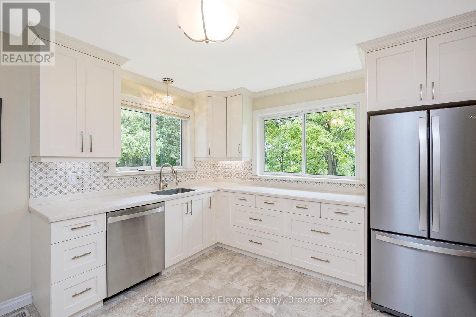 25 Caroline Street, Halton Hills (Georgetown), Ontario  L7G 2J5 - Photo 19 - W12214118
