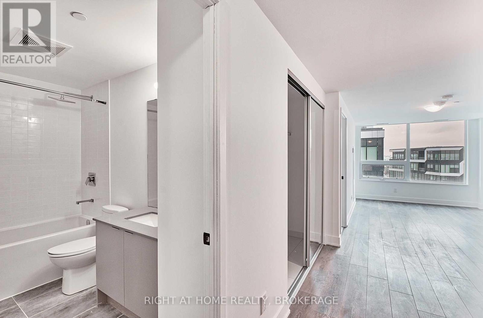 467 - 2481 Taunton Road, Oakville, Ontario  L6H 0G3 - Photo 8 - W12214130