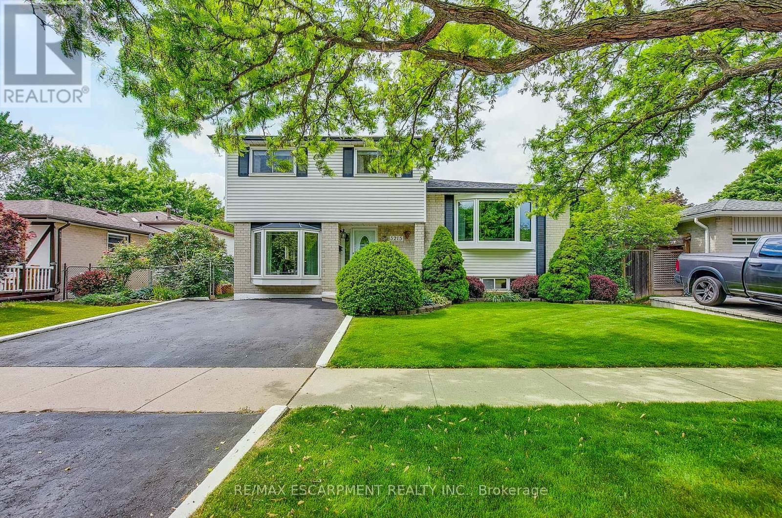 3215 HEATHFIELD DRIVE, Burlington, Ontario