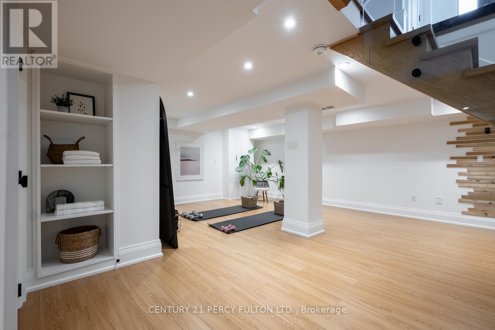 95 Great Oak Drive, Toronto, Ontario  M9A 1N7 - Photo 33 - W12214146