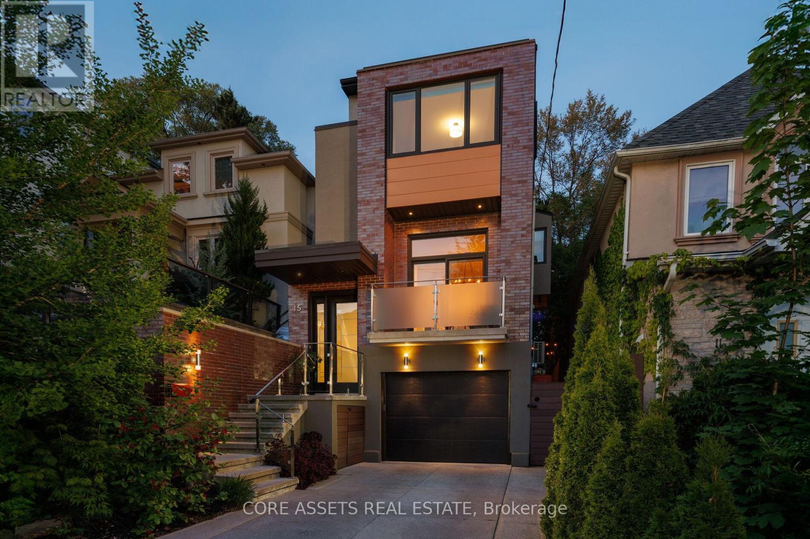 15 BERESFORD AVENUE, Toronto, Ontario