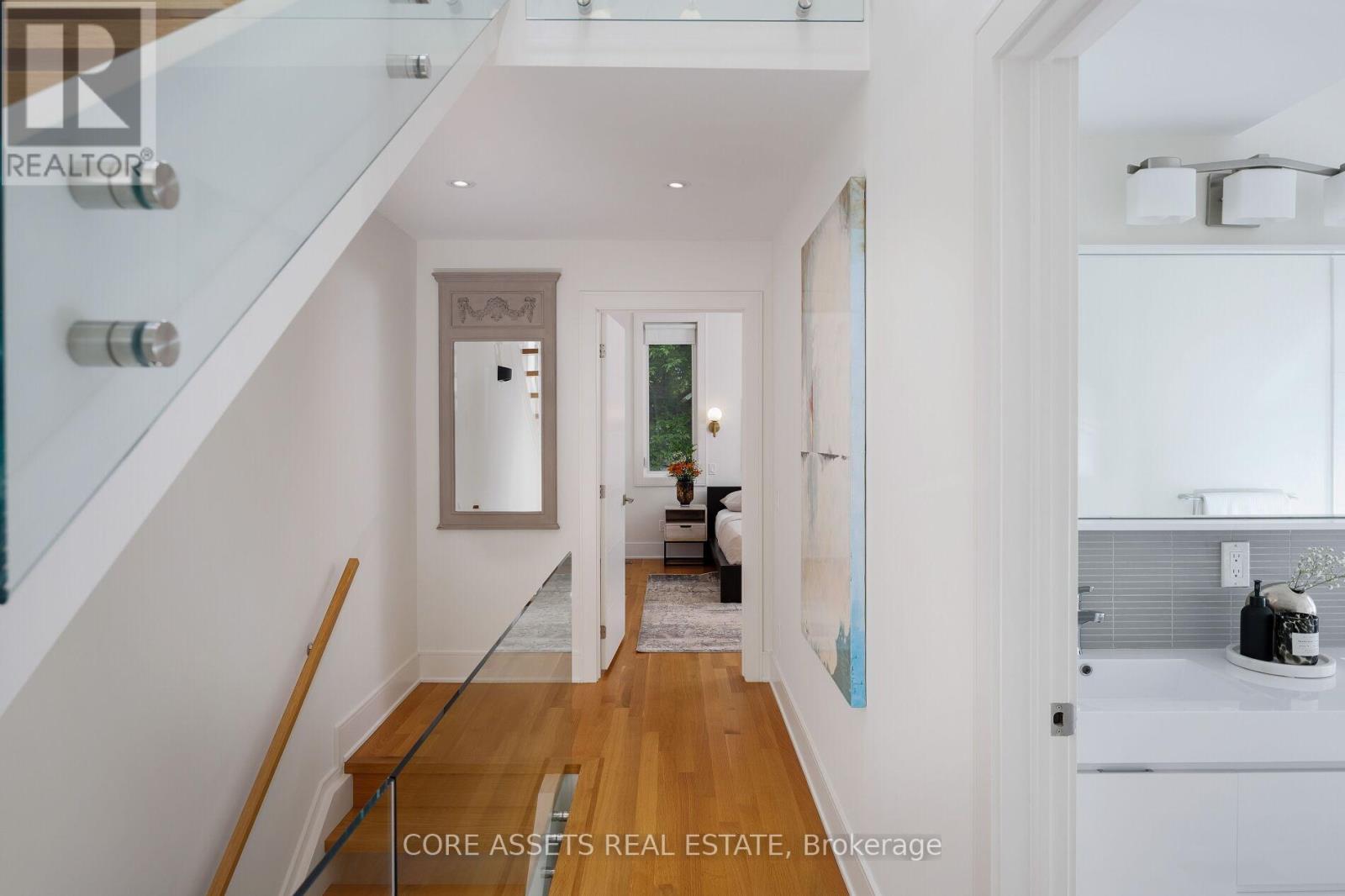 15 Beresford Avenue, Toronto (High Park-Swansea), Ontario  M6S 3A9 - Photo 20 - W12214161