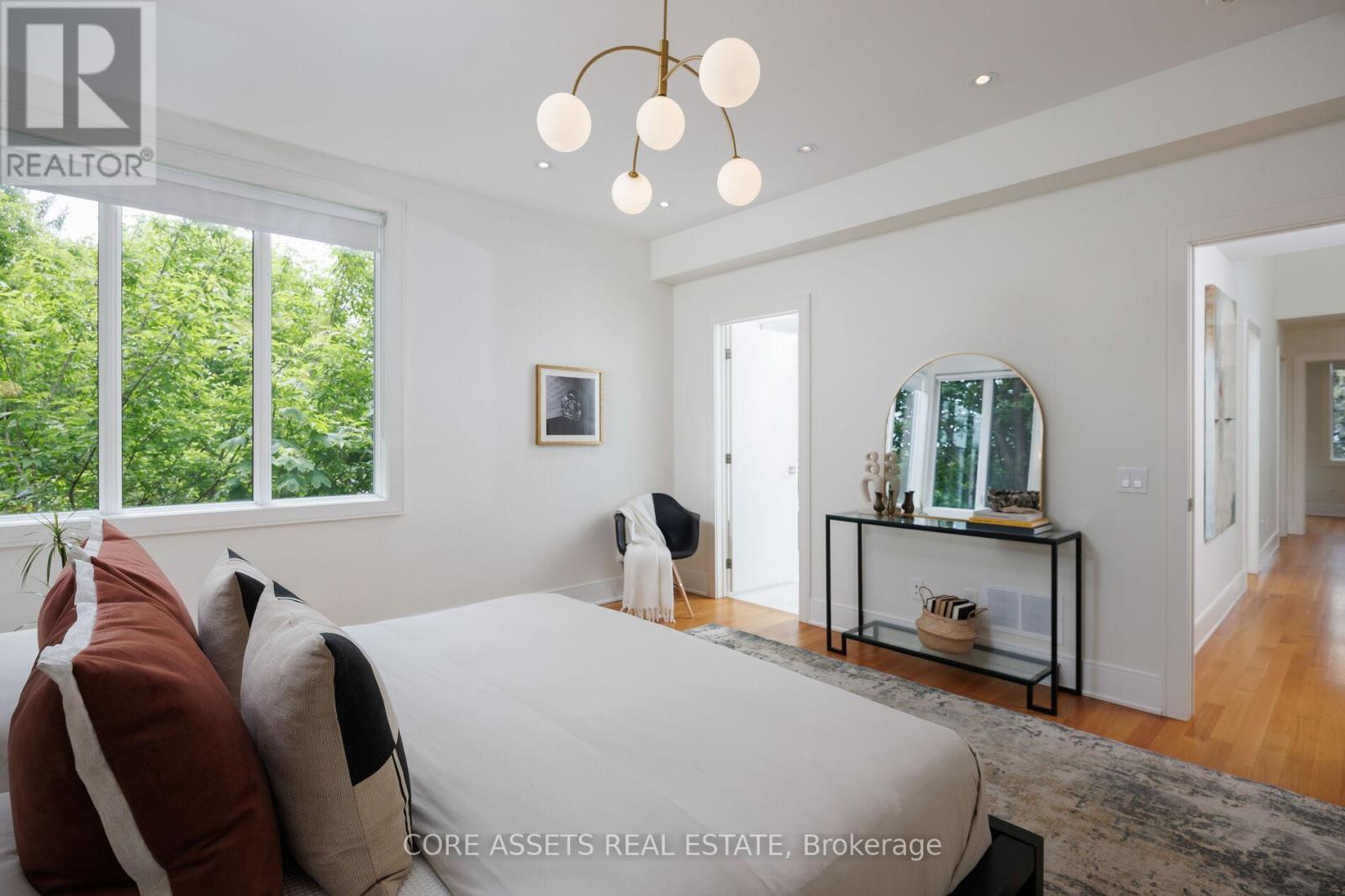 15 Beresford Avenue, Toronto (High Park-Swansea), Ontario  M6S 3A9 - Photo 24 - W12214161