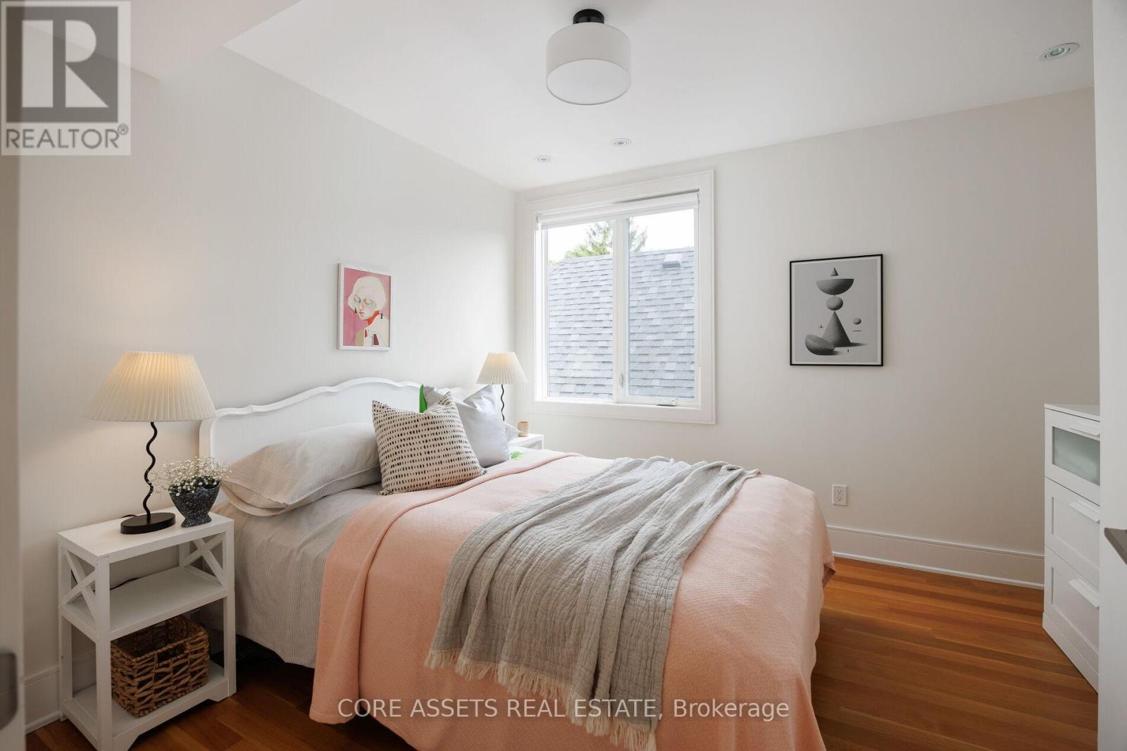 15 Beresford Avenue, Toronto (High Park-Swansea), Ontario  M6S 3A9 - Photo 27 - W12214161