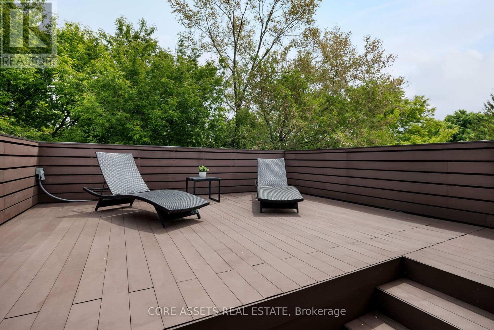 15 Beresford Avenue, Toronto (High Park-Swansea), Ontario  M6S 3A9 - Photo 34 - W12214161