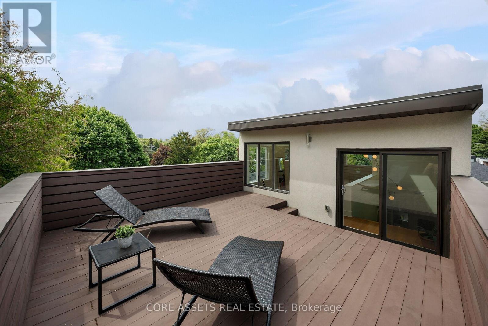 15 Beresford Avenue, Toronto (High Park-Swansea), Ontario  M6S 3A9 - Photo 35 - W12214161