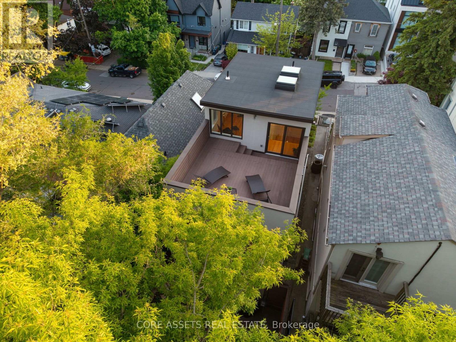 15 Beresford Avenue, Toronto (High Park-Swansea), Ontario  M6S 3A9 - Photo 36 - W12214161