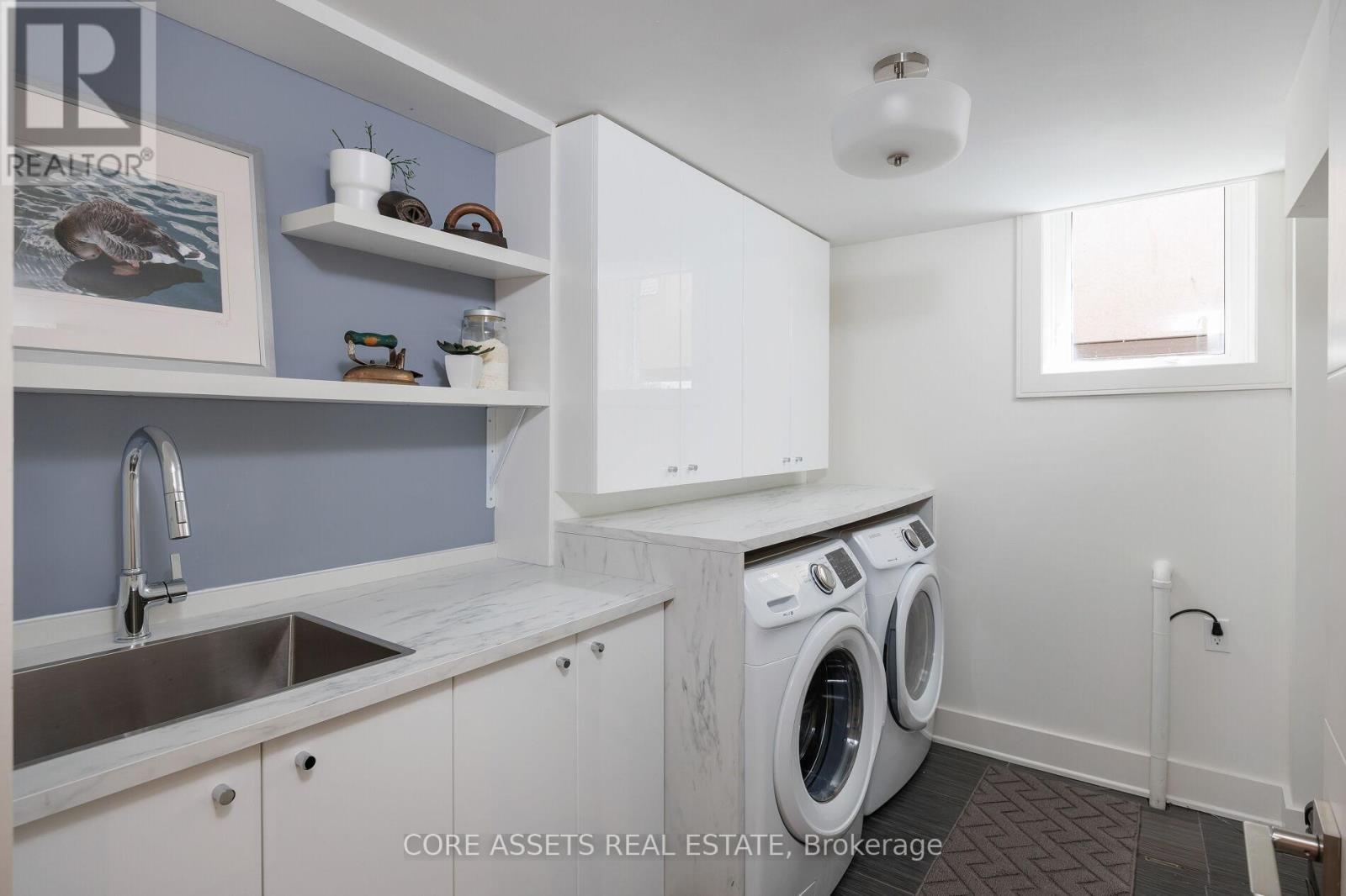 15 Beresford Avenue, Toronto (High Park-Swansea), Ontario  M6S 3A9 - Photo 41 - W12214161