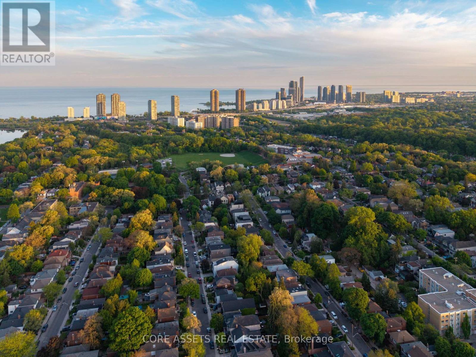 15 Beresford Avenue, Toronto (High Park-Swansea), Ontario  M6S 3A9 - Photo 42 - W12214161
