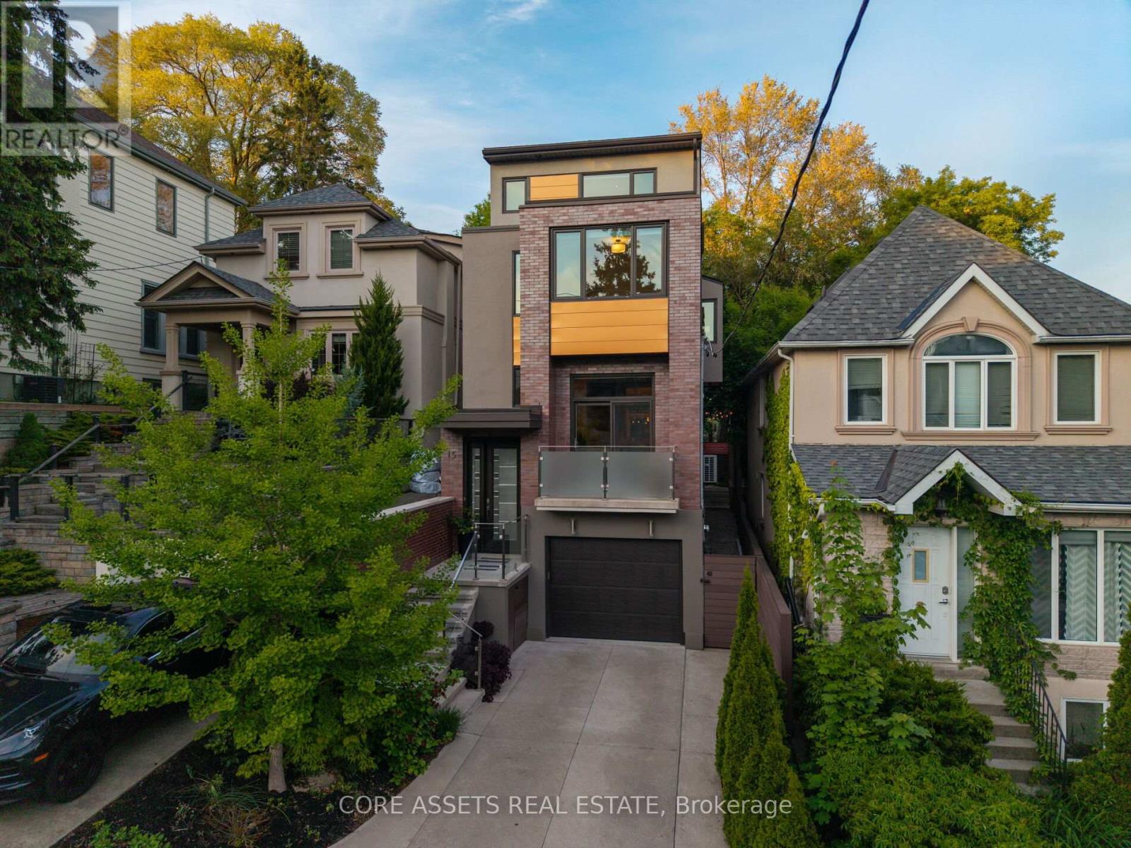 15 Beresford Avenue, Toronto (High Park-Swansea), Ontario  M6S 3A9 - Photo 43 - W12214161