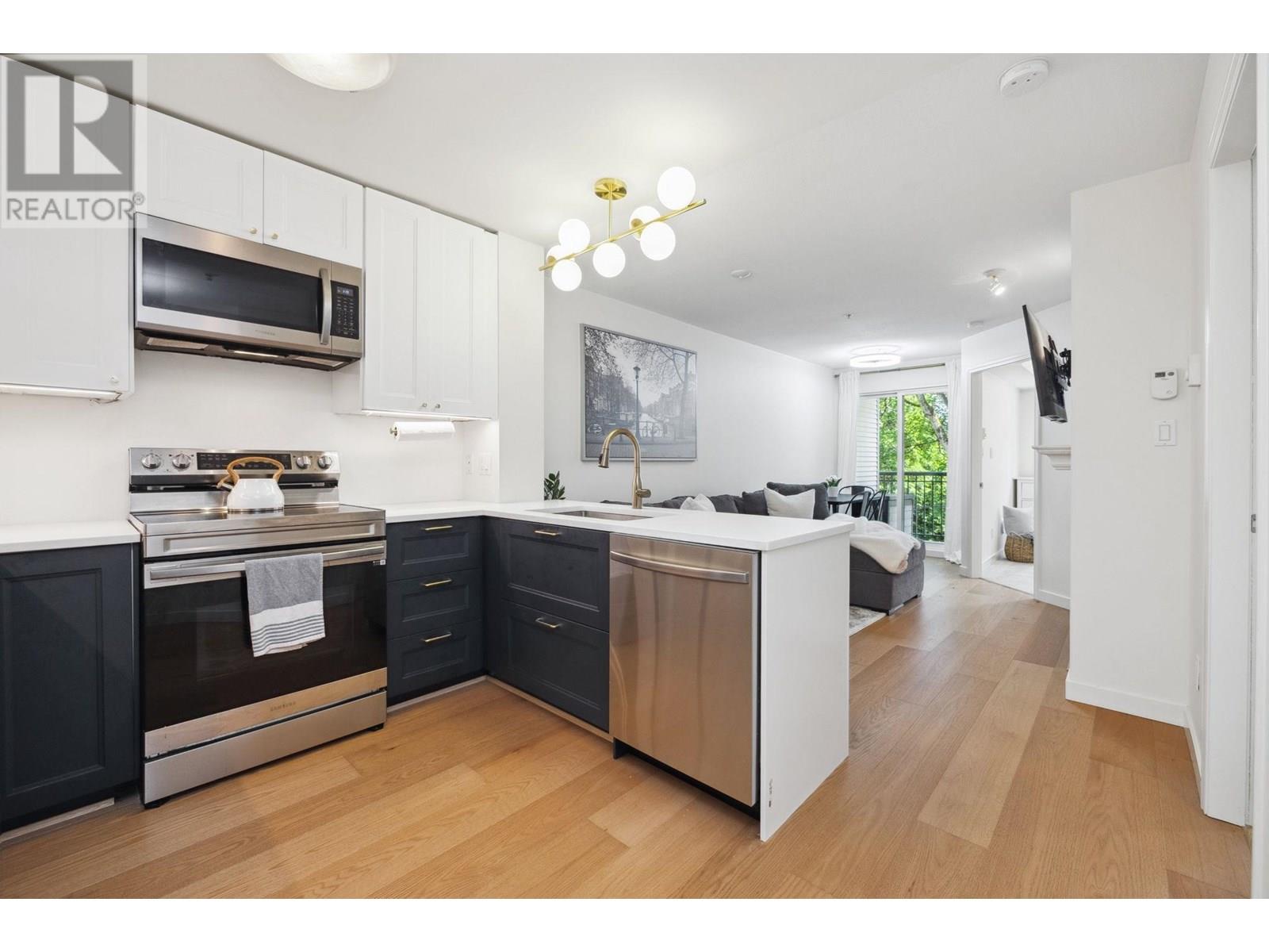 318 3278 HEATHER STREET, Vancouver, British Columbia