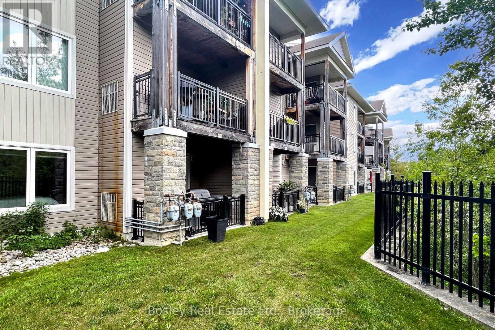 105 - 10 Brandy Lane Drive, Collingwood, Ontario  L9Y 0X4 - Photo 3 - S12214215
