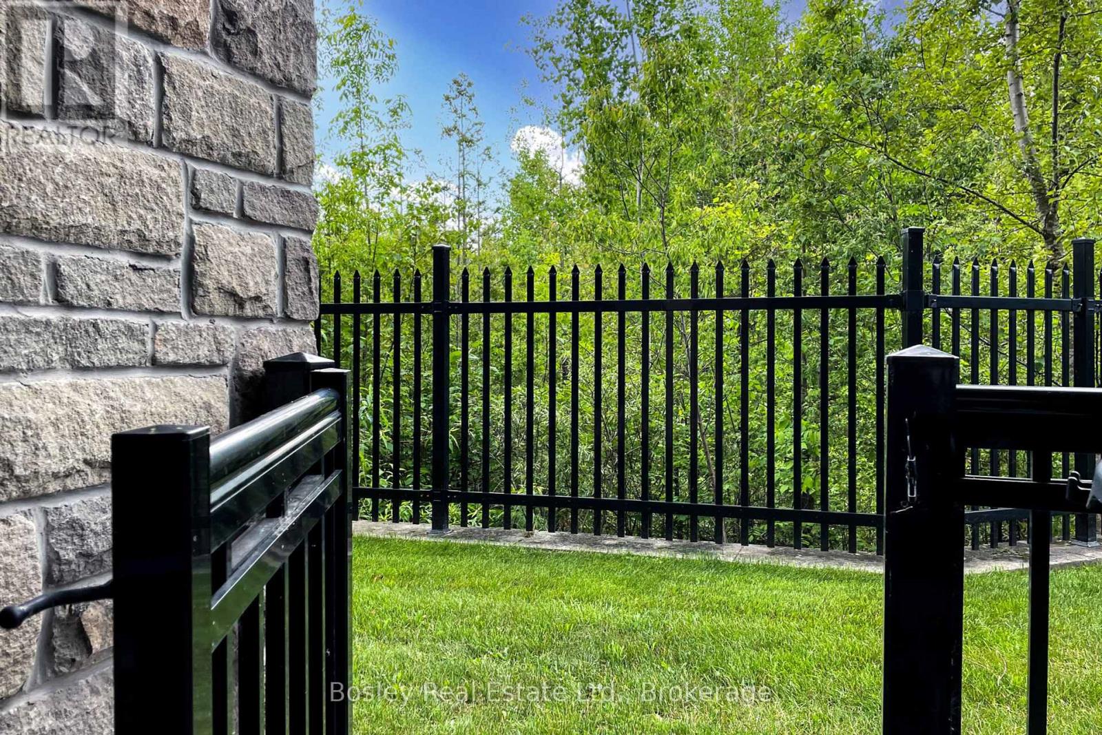 105 - 10 Brandy Lane Drive, Collingwood, Ontario  L9Y 0X4 - Photo 6 - S12214215