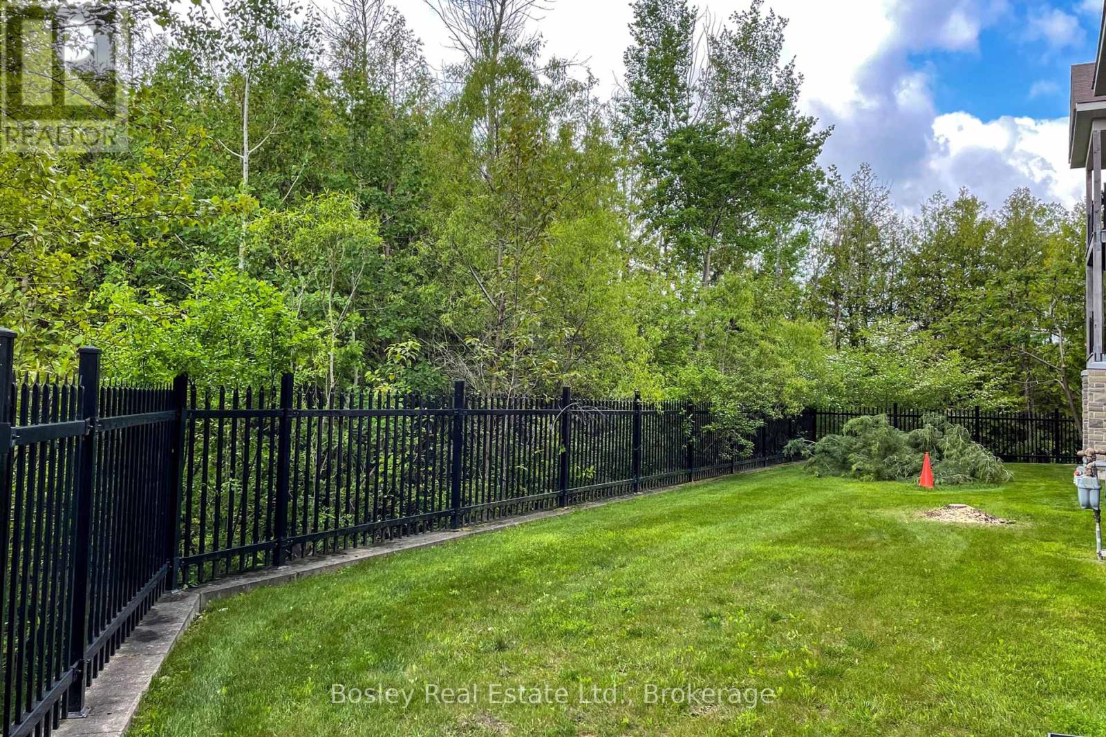 105 - 10 Brandy Lane Drive, Collingwood, Ontario  L9Y 0X4 - Photo 7 - S12214215