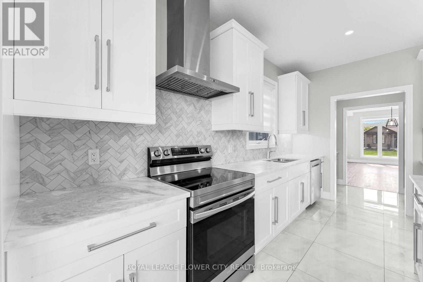 103 Beech Boulevard, Tillsonburg, Ontario  N4G 5S1 - Photo 14 - X12214073