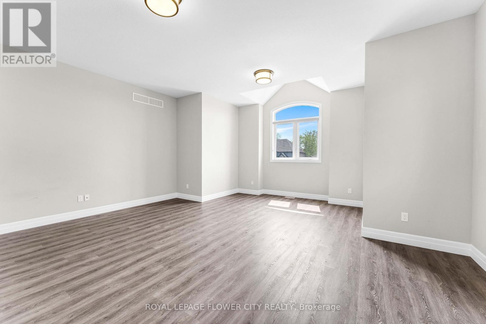 103 Beech Boulevard, Tillsonburg, Ontario  N4G 5S1 - Photo 19 - X12214073