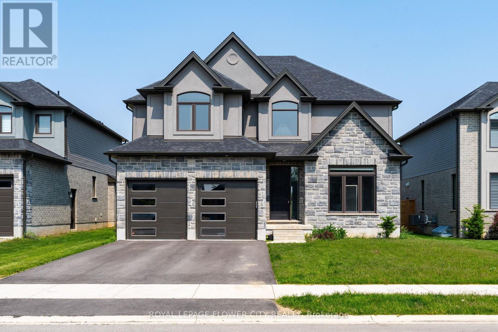 103 Beech Boulevard, Tillsonburg, Ontario  N4G 5S1 - Photo 2 - X12214073