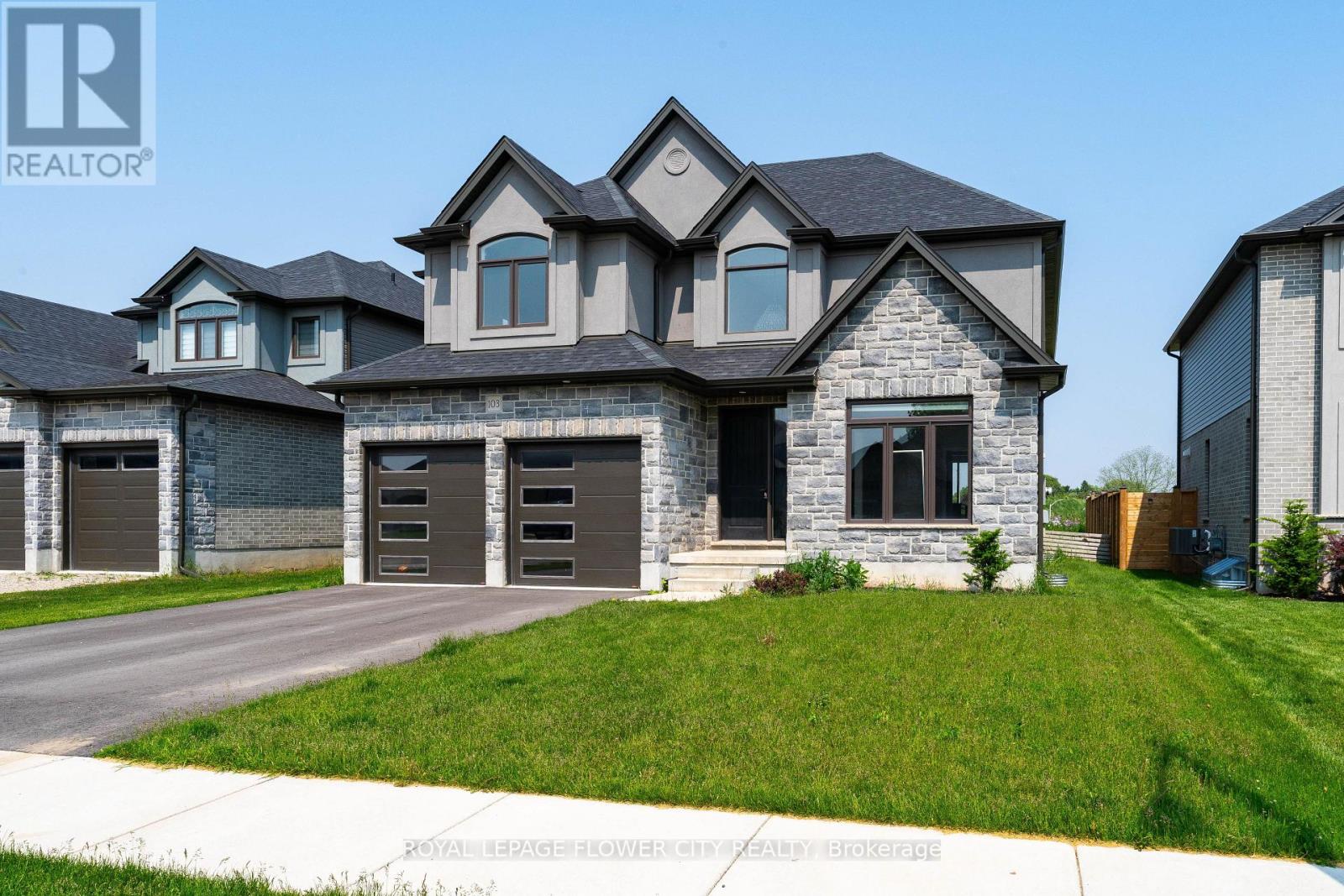 103 Beech Boulevard, Tillsonburg, Ontario  N4G 5S1 - Photo 3 - X12214073