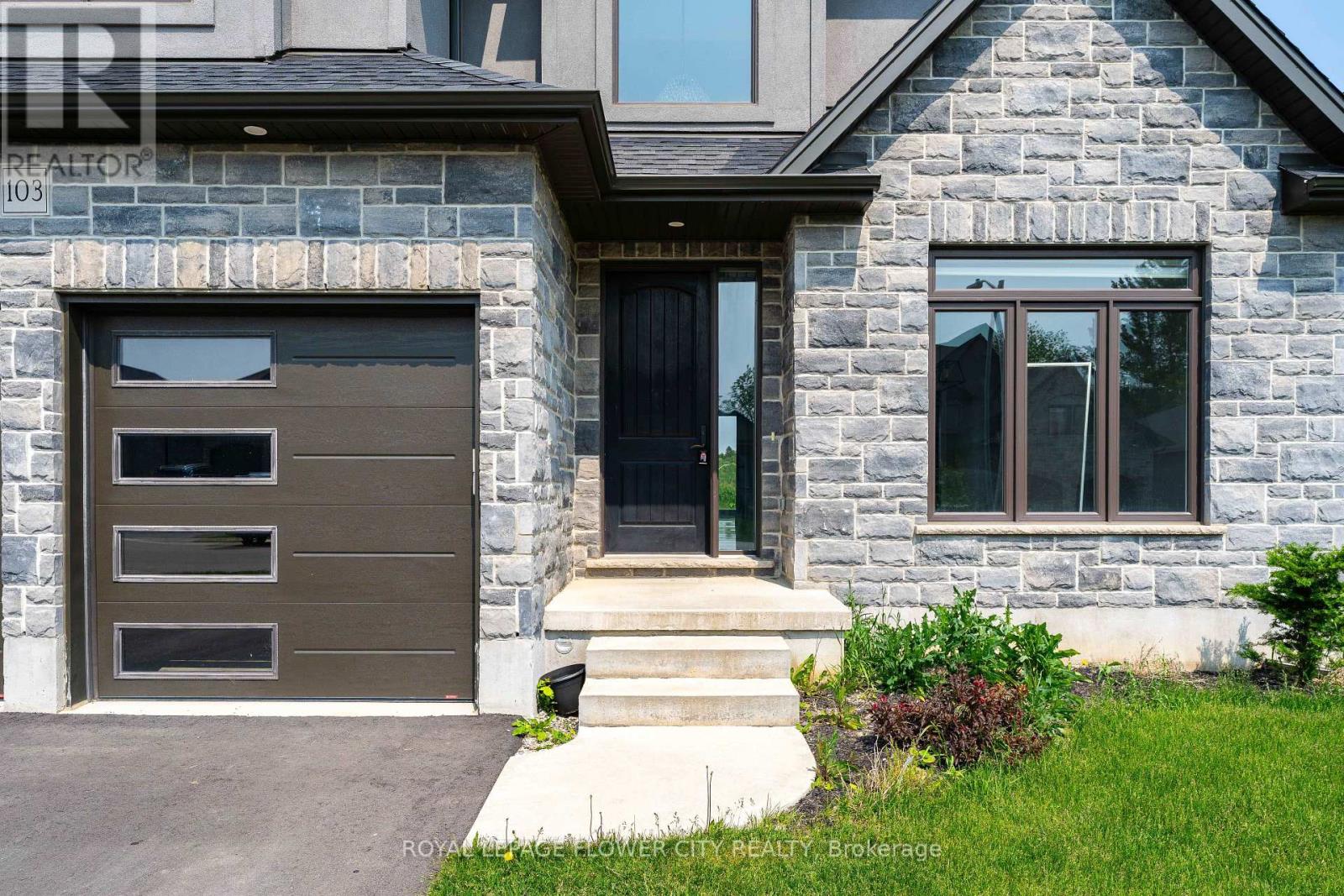 103 Beech Boulevard, Tillsonburg, Ontario  N4G 5S1 - Photo 7 - X12214073
