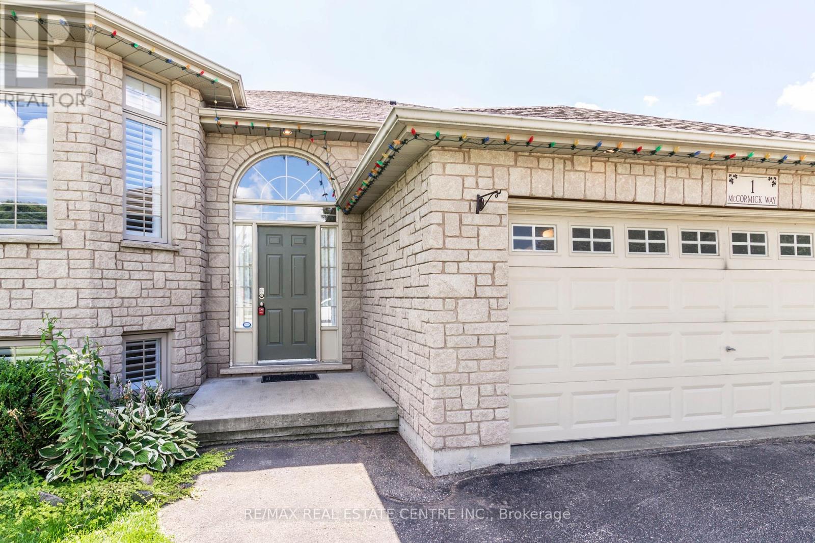 1 Mccormick Way, Brantford, Ontario  N3V 1E6 - Photo 4 - X12214089