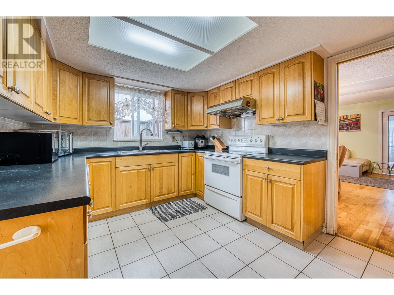 6471 Dakota Drive, Richmond, British Columbia  V7C 4X5 - Photo 9 - R3014510