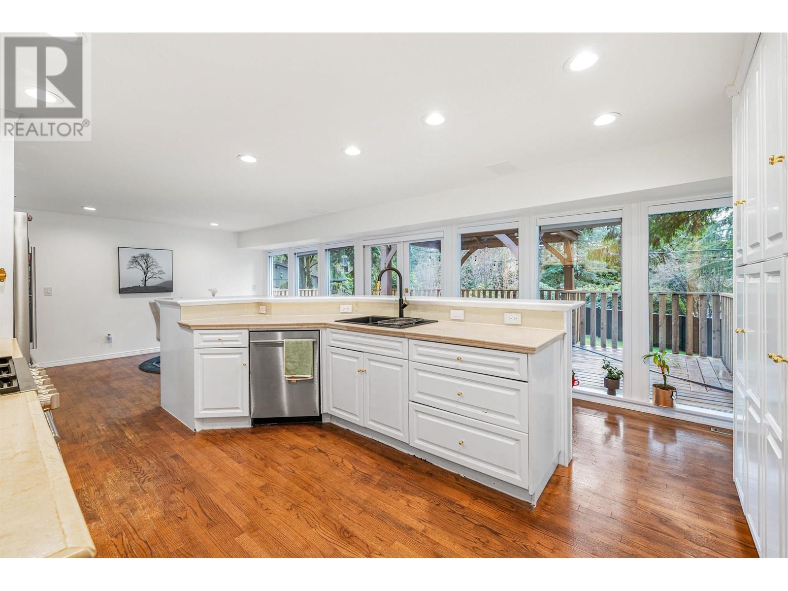 417 Hadden Drive, West Vancouver, British Columbia  V7S 1G1 - Photo 9 - R3014514