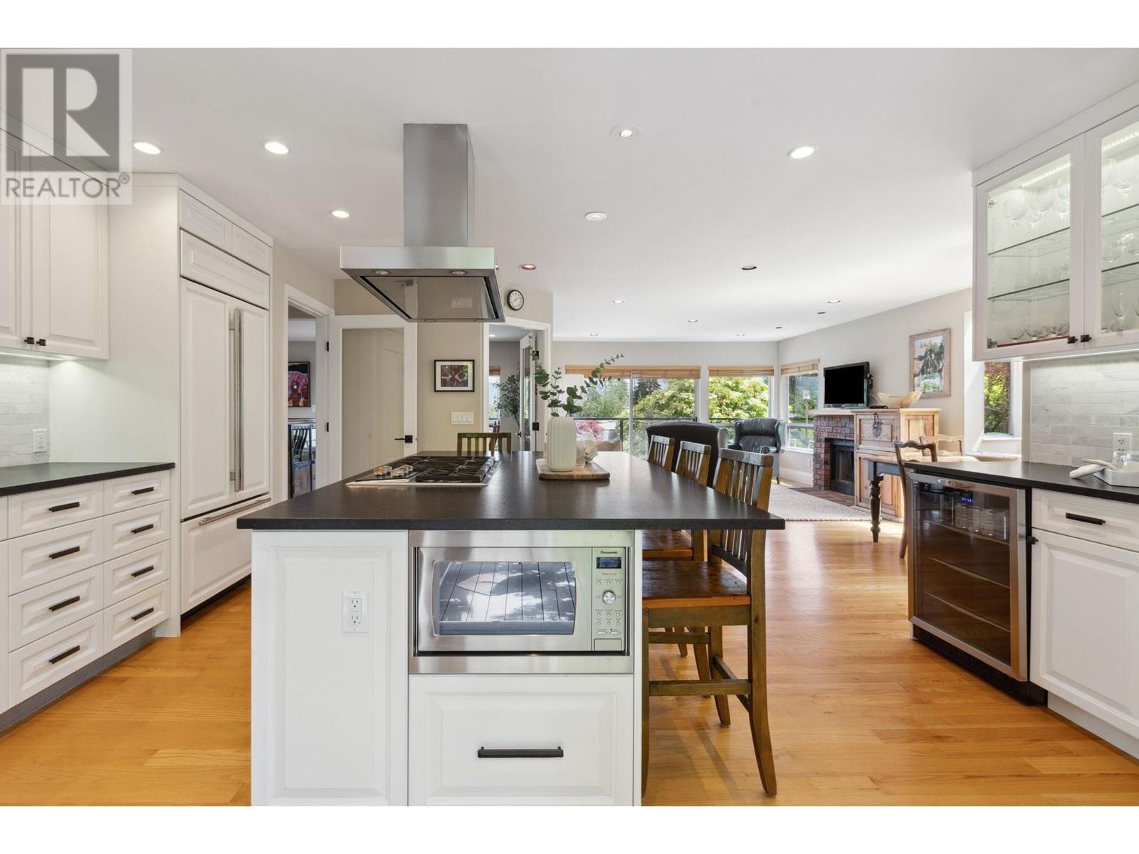 1651 Coldwell Road, North Vancouver, British Columbia  V7G 2N8 - Photo 12 - R3013106