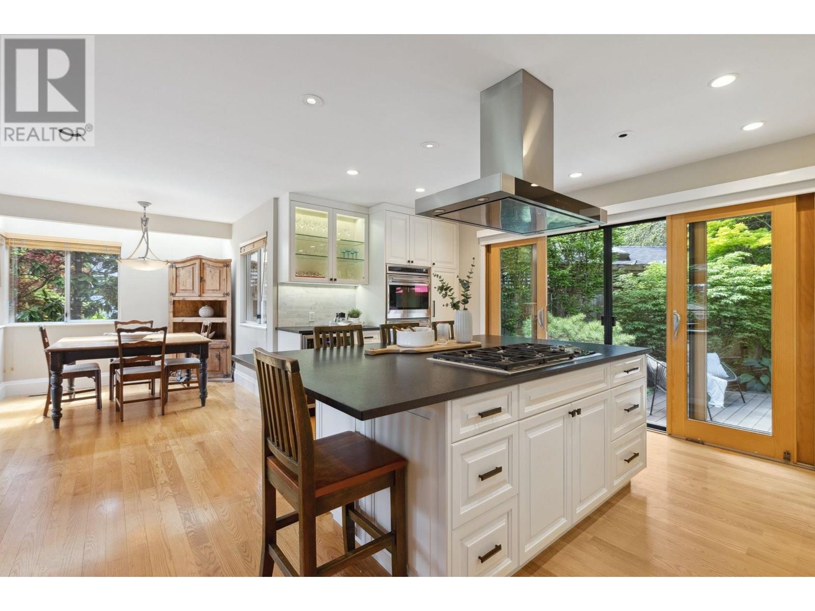 1651 Coldwell Road, North Vancouver, British Columbia  V7G 2N8 - Photo 10 - R3013106