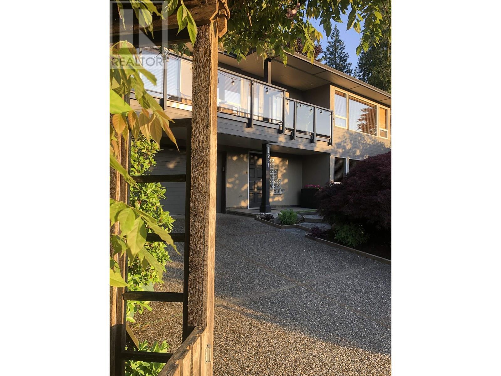 1651 Coldwell Road, North Vancouver, British Columbia  V7G 2N8 - Photo 3 - R3013106