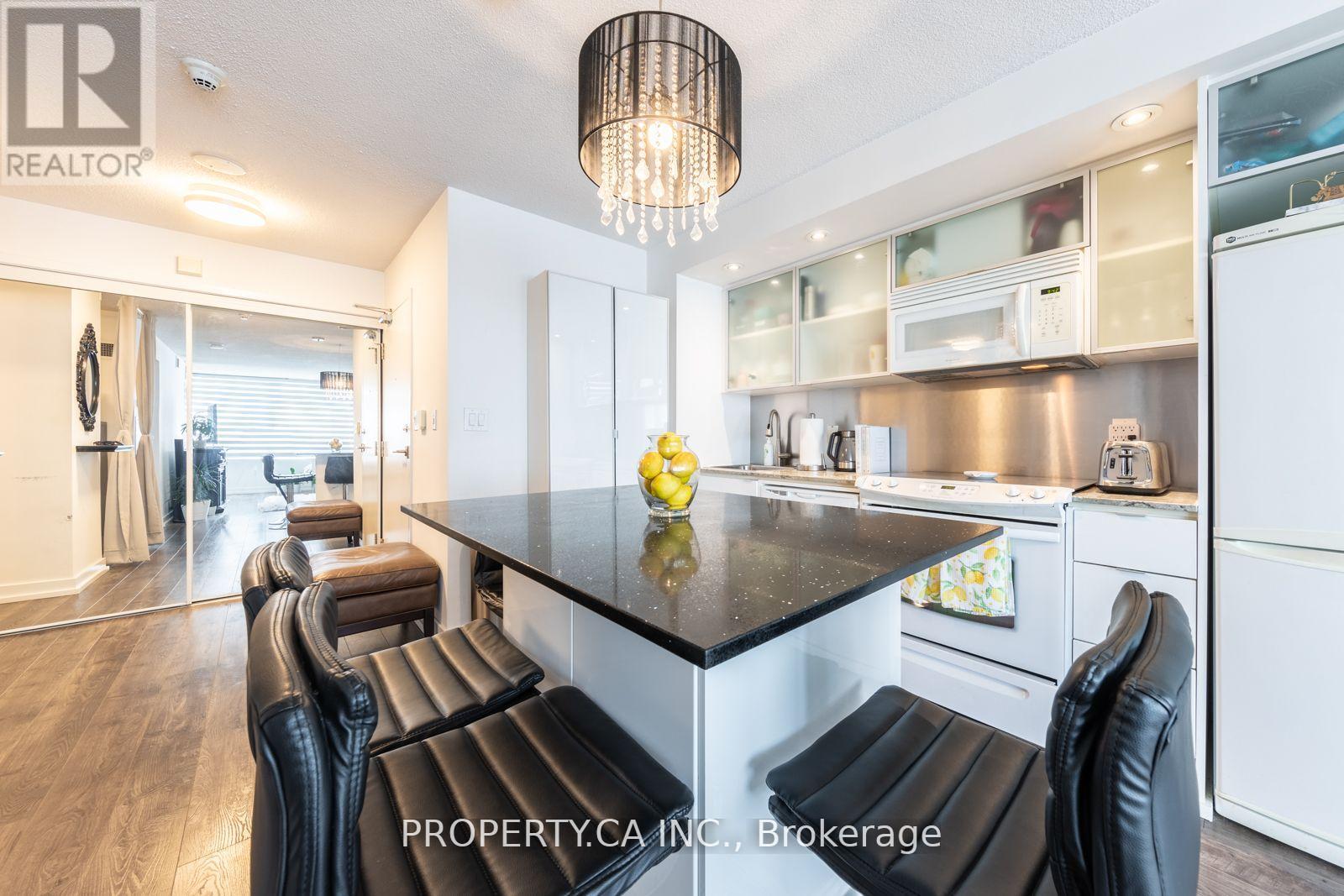 1207 - 25 TELEGRAM MEWS, Toronto, Ontario