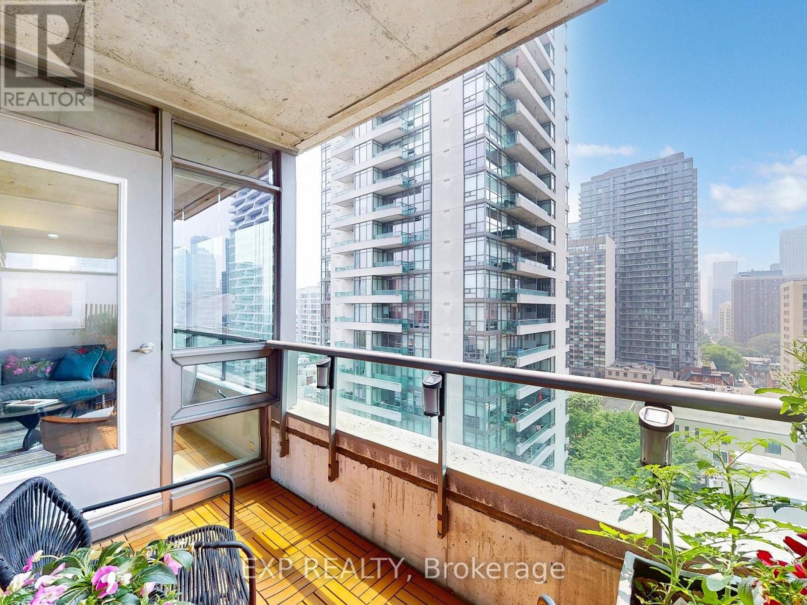 1107 - 285 Mutual Street, Toronto, Ontario  M4Y 3C5 - Photo 11 - C12214210
