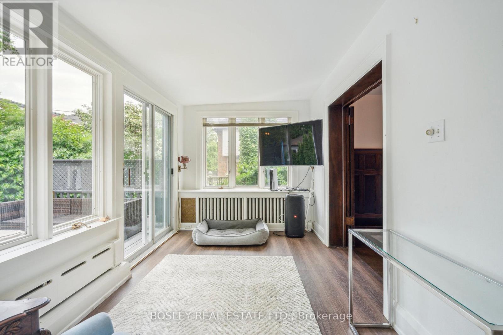 294 Douglas Drive, Toronto, Ontario  M4W 2C2 - Photo 12 - C12214227