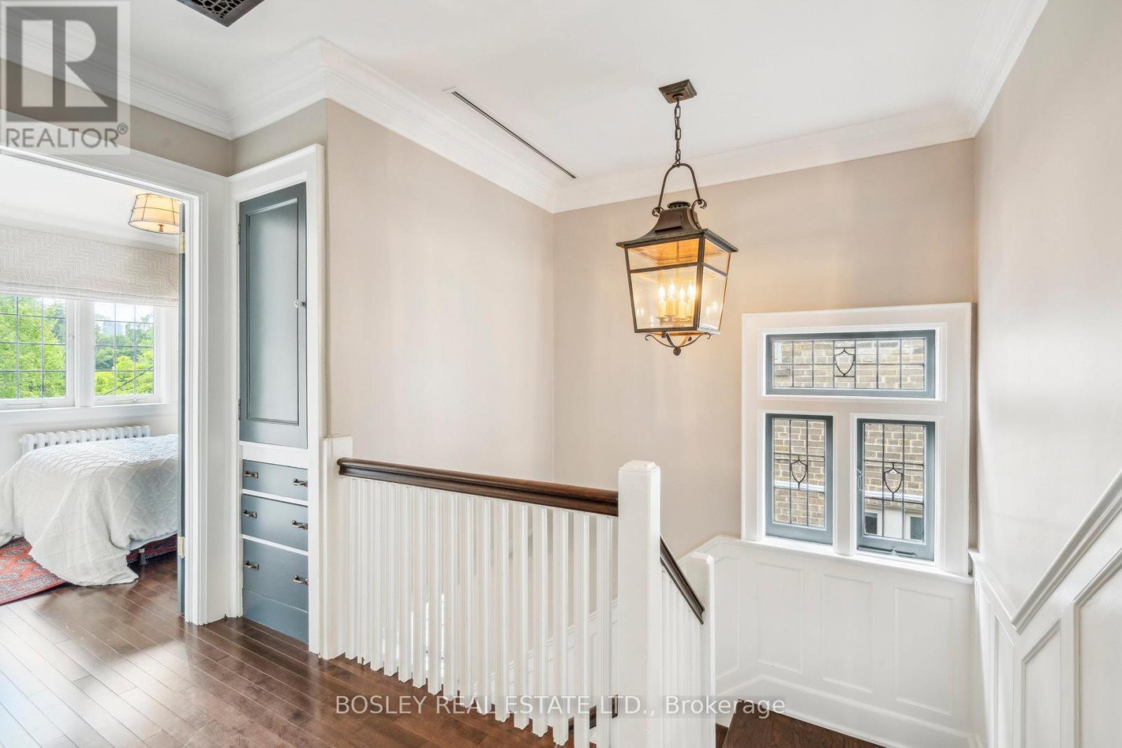 294 Douglas Drive, Toronto, Ontario  M4W 2C2 - Photo 18 - C12214227