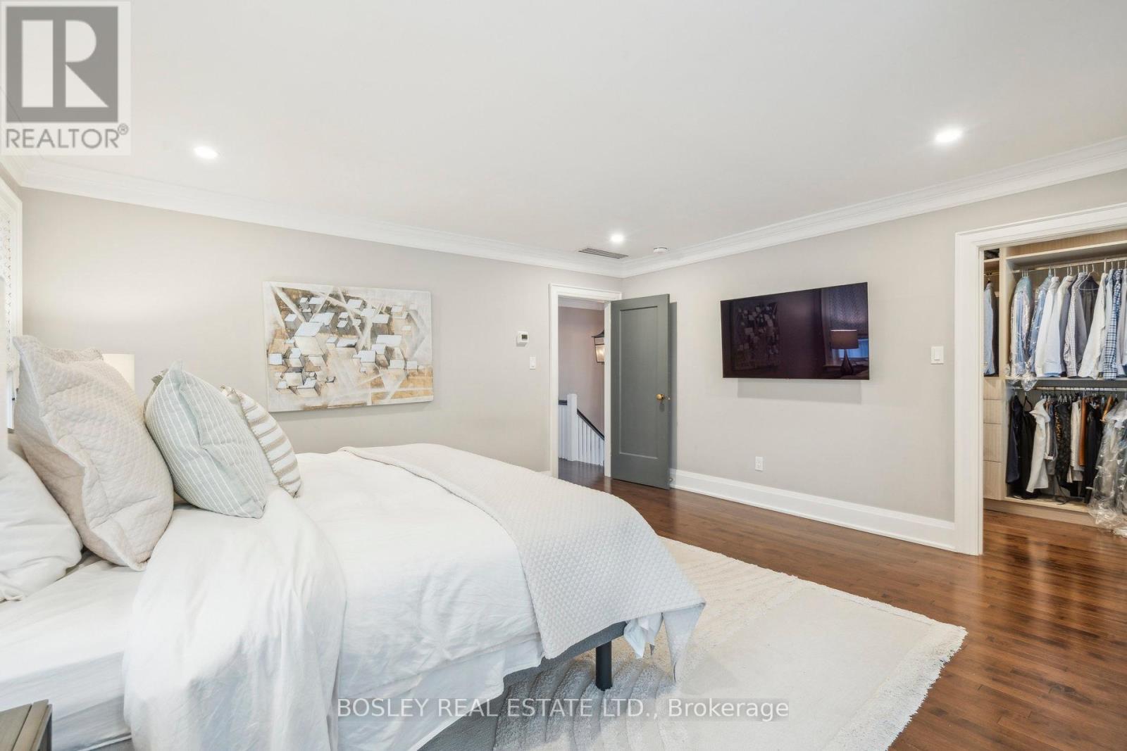 294 Douglas Drive, Toronto, Ontario  M4W 2C2 - Photo 22 - C12214227