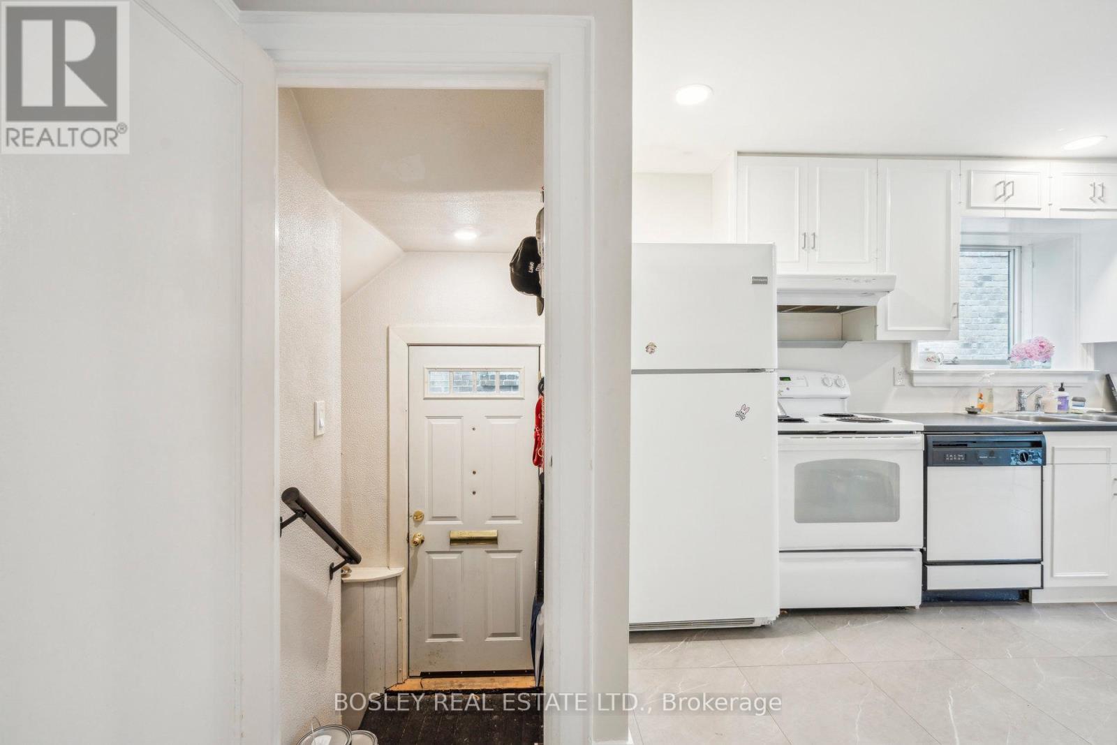 294 Douglas Drive, Toronto, Ontario  M4W 2C2 - Photo 31 - C12214227