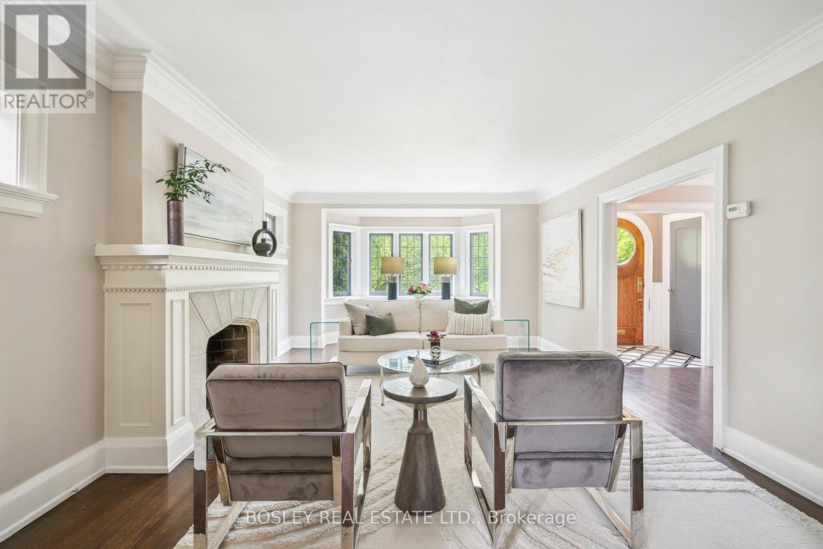 294 Douglas Drive, Toronto, Ontario  M4W 2C2 - Photo 6 - C12214227