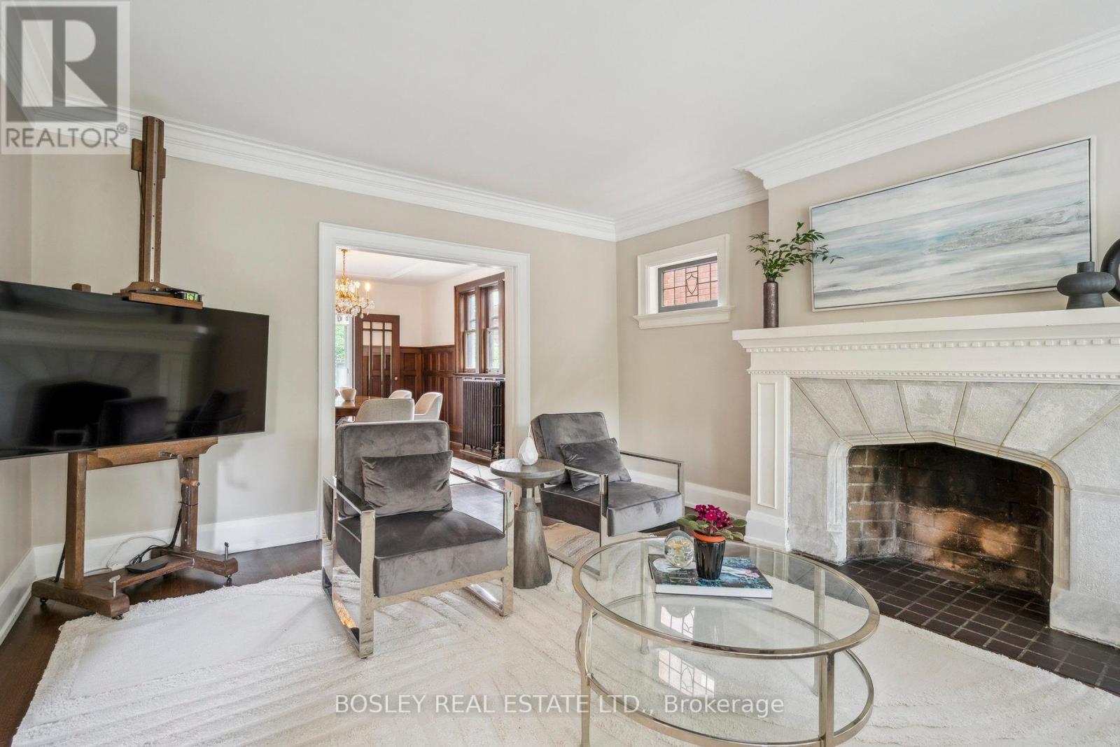 294 Douglas Drive, Toronto, Ontario  M4W 2C2 - Photo 9 - C12214227