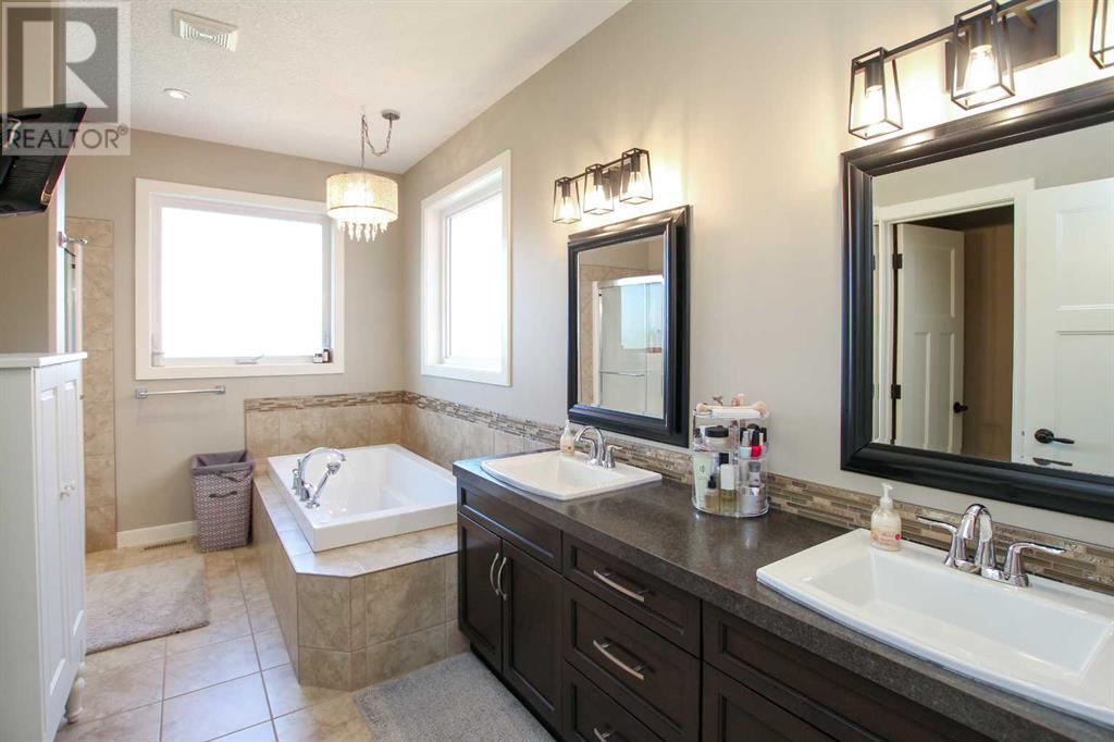 146 Sutherland Close, Red Deer, Alberta  T4R 0L5 - Photo 20 - A2230191