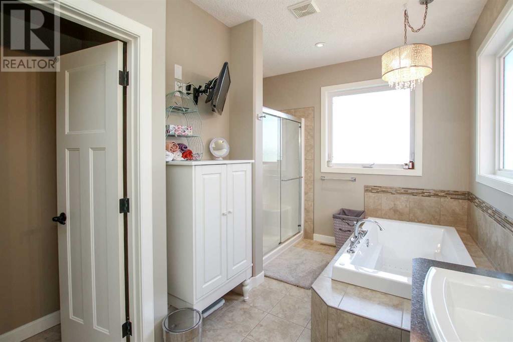 146 Sutherland Close, Red Deer, Alberta  T4R 0L5 - Photo 21 - A2230191