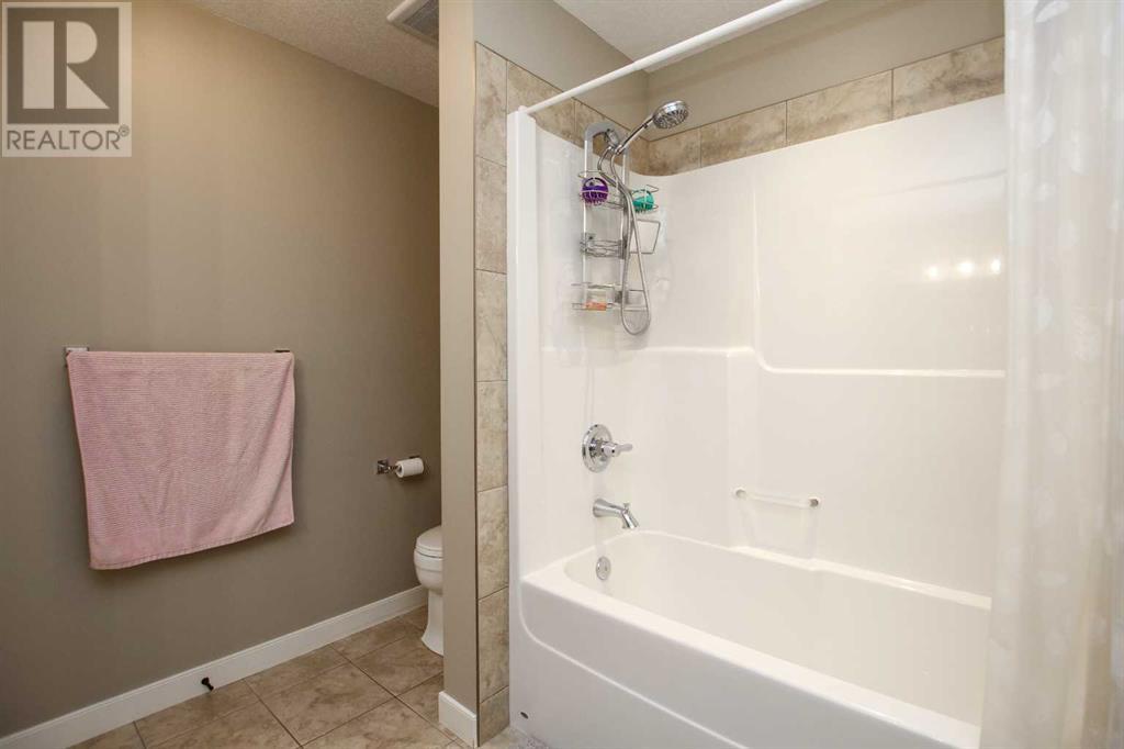 146 Sutherland Close, Red Deer, Alberta  T4R 0L5 - Photo 37 - A2230191