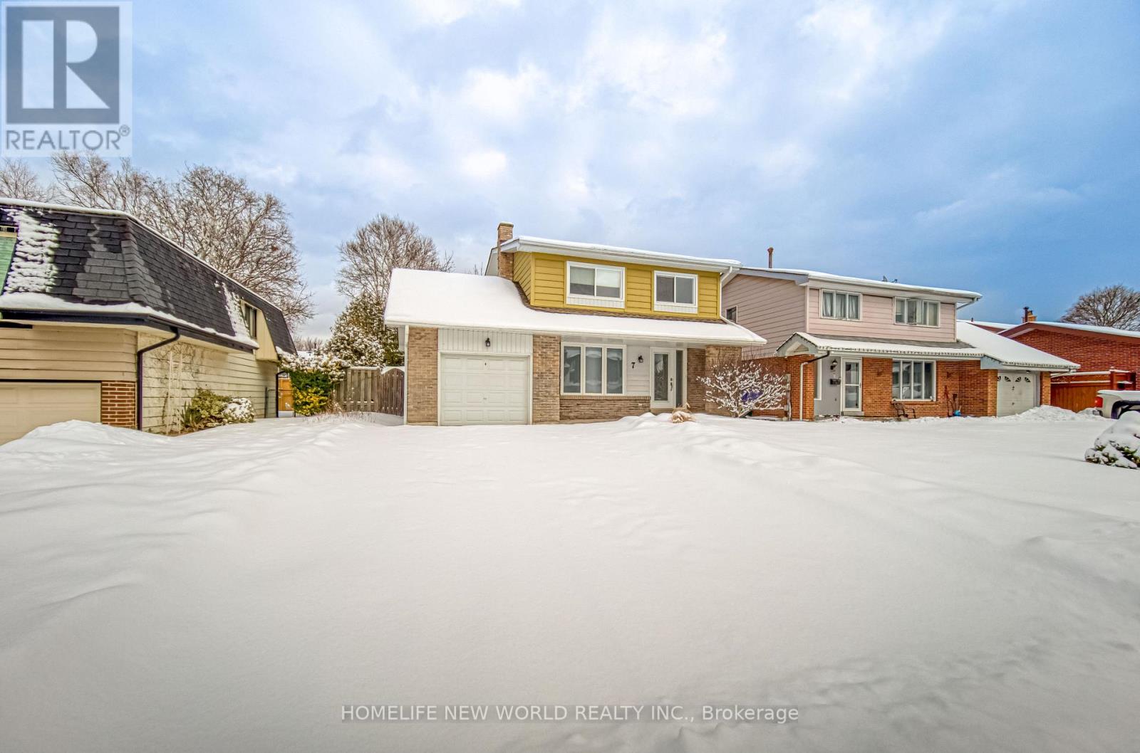 7 Bannerman Court, Whitby, Ontario  L1N 5M9 - Photo 2 - E12214177