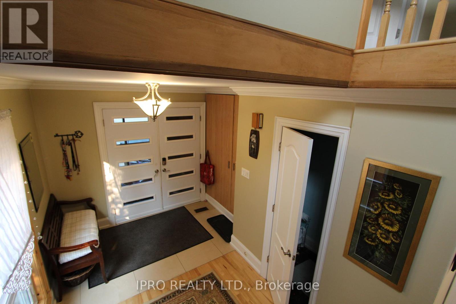 623 Hartfordshire Lane, Mississauga, Ontario  L5B 2W9 - Photo 7 - W12212503