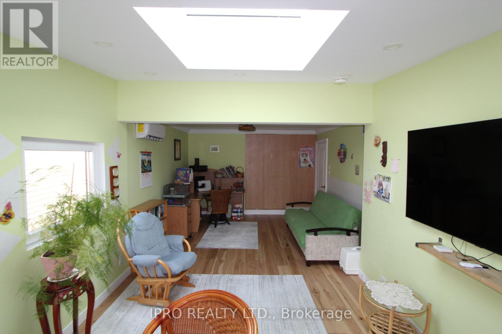 623 Hartfordshire Lane, Mississauga, Ontario  L5B 2W9 - Photo 24 - W12212503