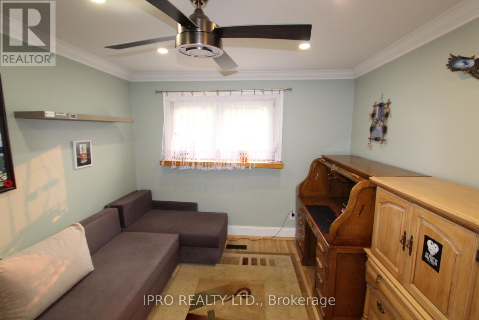 623 Hartfordshire Lane, Mississauga, Ontario  L5B 2W9 - Photo 29 - W12212503