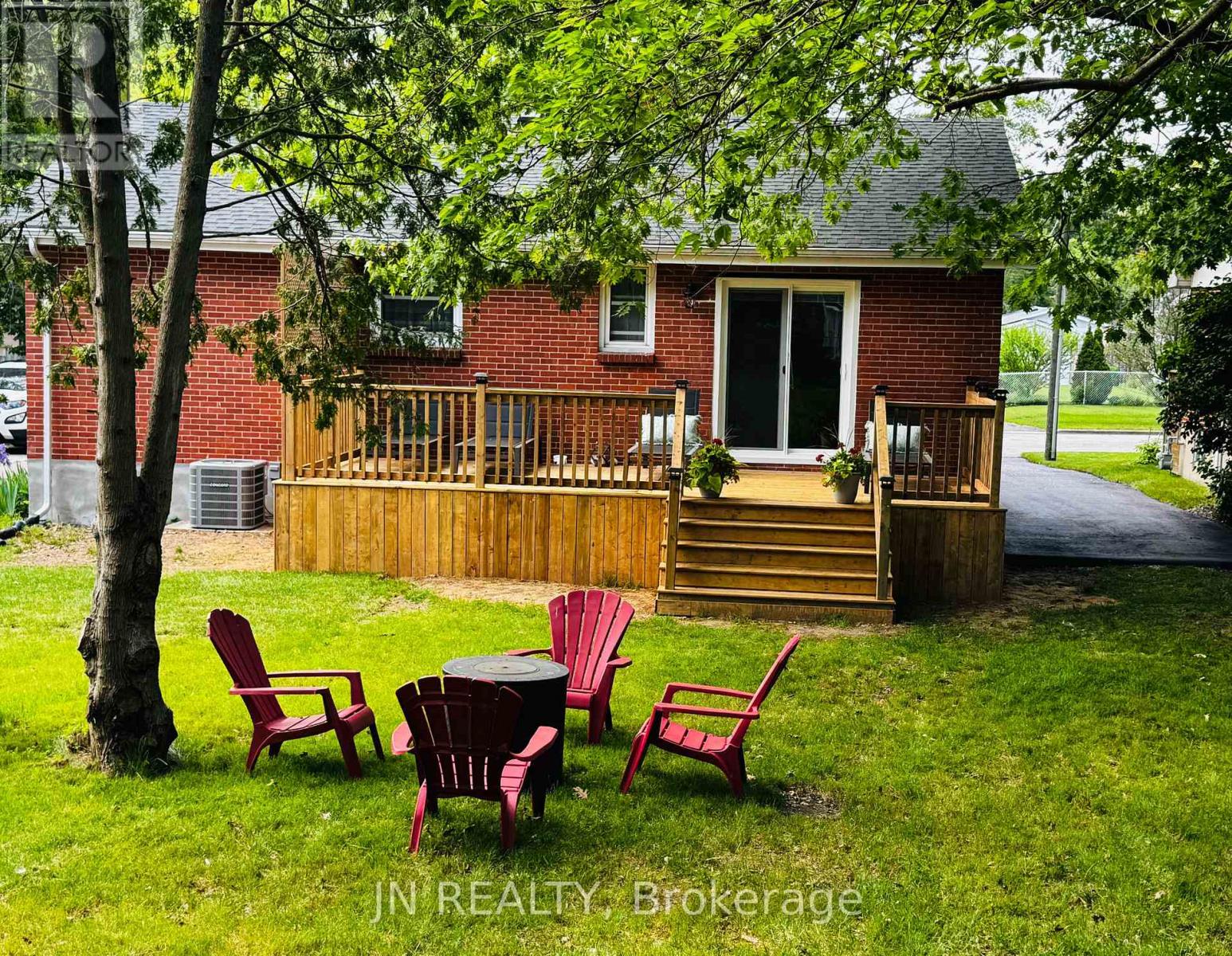 1100 Bruce Street, Sarnia, Ontario  N7V 3B3 - Photo 3 - X12213817